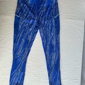 Sports Illustrated women’s medium sized blue leggings with side pockets